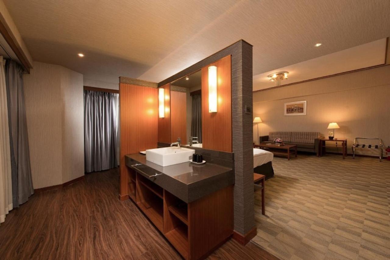 Guide Hotel Hsinchu Zhongyang Exterior photo