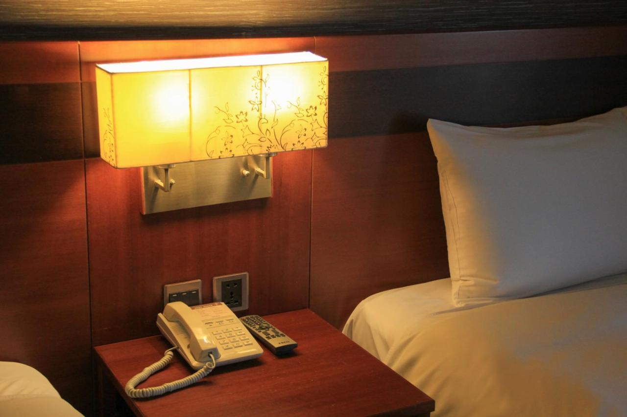 Guide Hotel Hsinchu Zhongyang Exterior photo